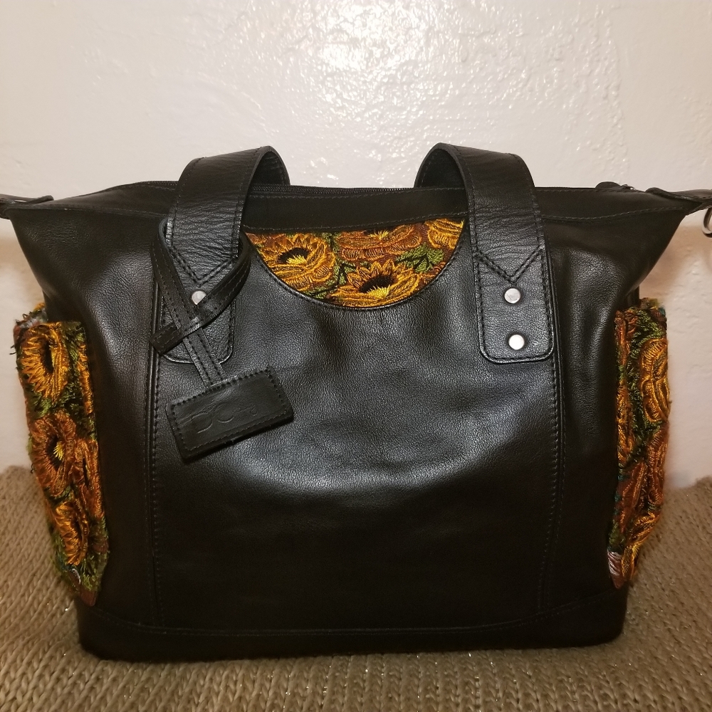 DC Guatamala medium convertible day bag